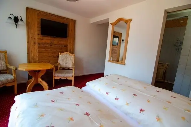 Classic Tek Büyük Yataklı Oda