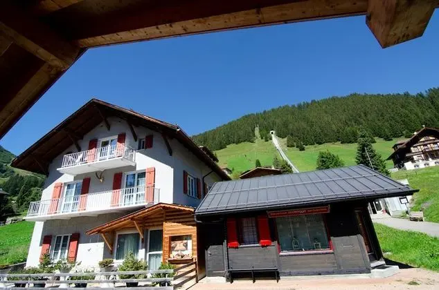 Classic Tek Büyük Yataklı Oda