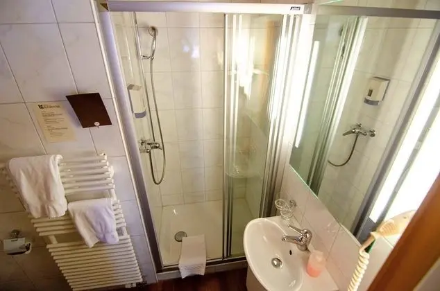 Economy Tek Büyük Yataklı Oda