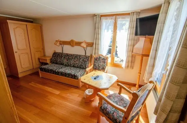 Family Tek Büyük Yataklı Oda