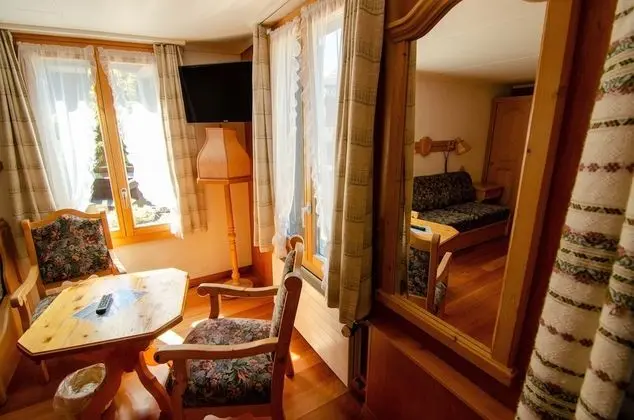 Family Tek Büyük Yataklı Oda