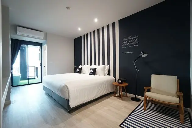 Deluxe Double Bed with Outside Bathtub