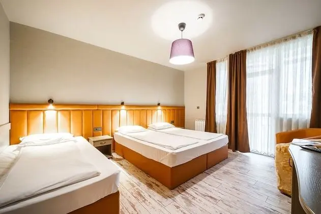 City Tek Büyük Yataklı Oda