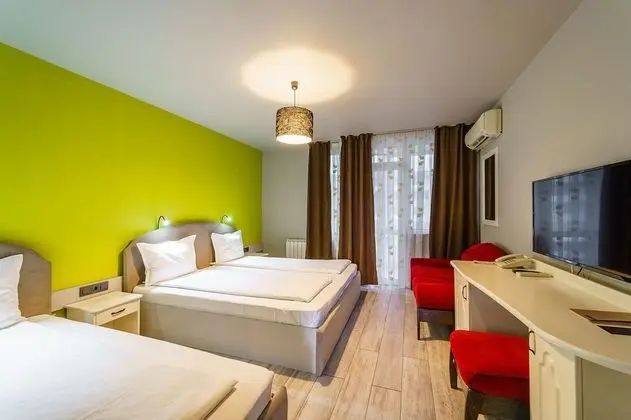 City Tek Büyük Yataklı Oda