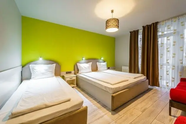 City Tek Büyük Yataklı Oda