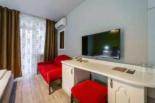 City Tek Büyük Yataklı Oda