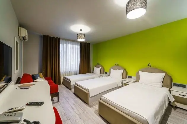 City Üç Kişilik Oda