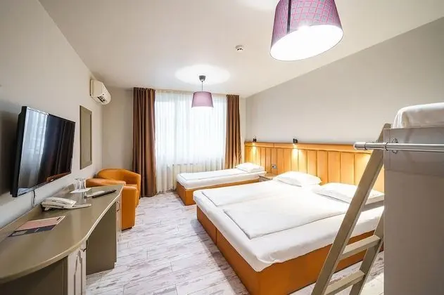 City Üç Kişilik Oda