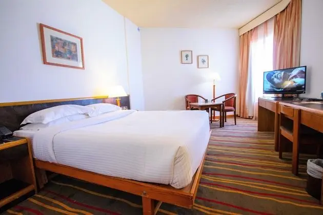 1 Çift Kişilik Veya 2 Tek Kişilik Yatak Deluxe