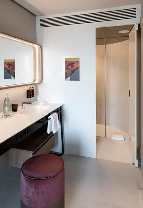Smart Room - Skyline View
