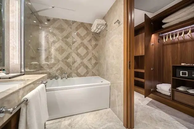 Deluxe Corner Doğa Manzaralı Oda