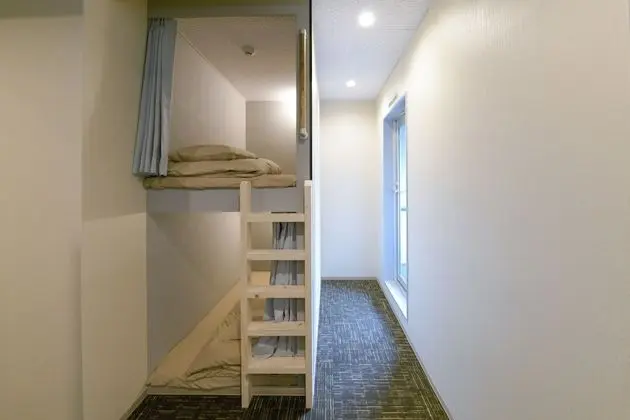 Ortak Ranzalı Oda (Mixed Dormitory)