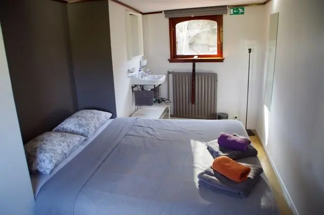 Classic Apart Daire, 1 Büyük (Queen) Boy Yatak ve Çekyat, Kanal Manzaralı (Captain's room)