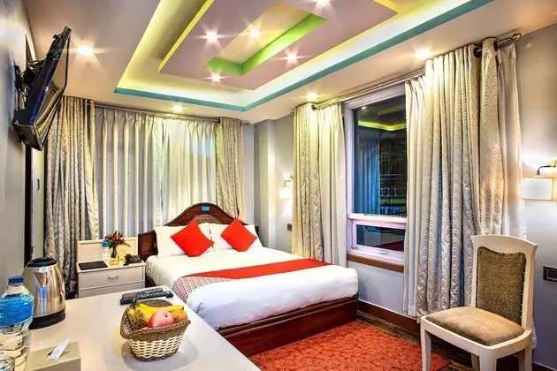 Deluxe Tek Büyük Yataklı Oda