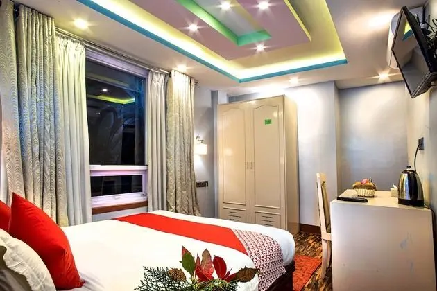 Deluxe Tek Büyük Yataklı Oda