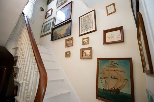 Gallery Ev