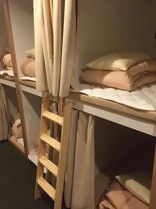Ortak Ranzalı Oda, Karma Ranzalı Oda