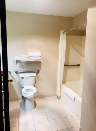 Oda, 1 En Büyük (King) Boy Yatak, Engellilere Uygun, Sigara İçilmez