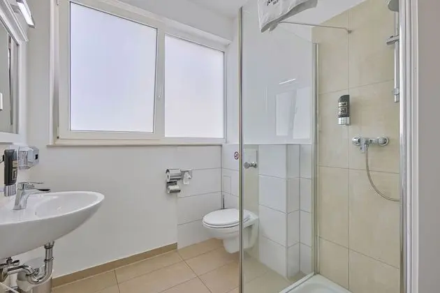 Tek Büyük Yataklı Oda, Balkon