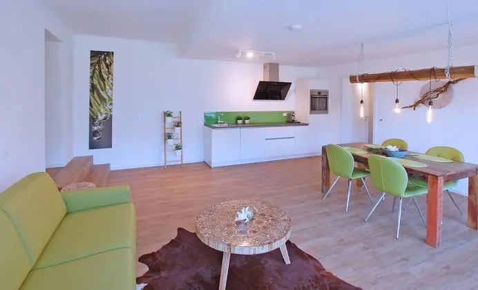 Apart Daire, Teras (#1 Garden Suite)