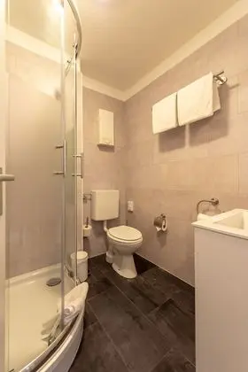 Basic Büyük Yataklı Tek Kişilik Oda