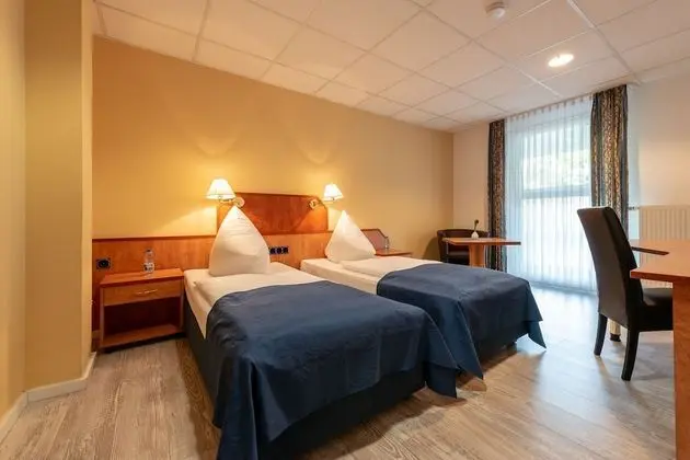 Basic Büyük Yataklı Tek Kişilik Oda