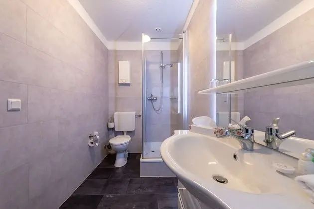 Basic Büyük Yataklı Tek Kişilik Oda