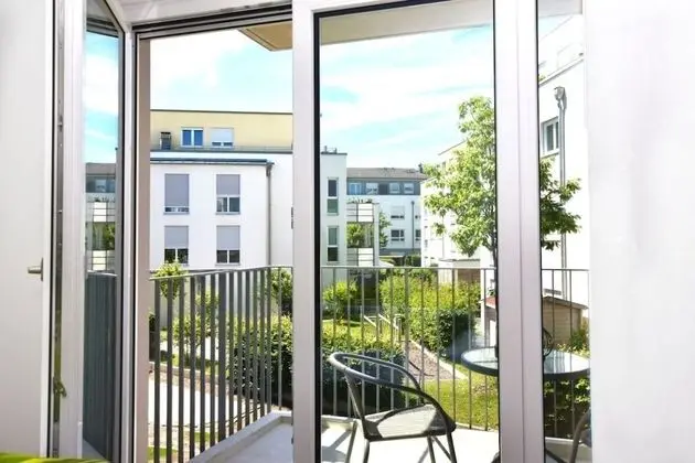 Tek Büyük Yataklı Oda, Balkon