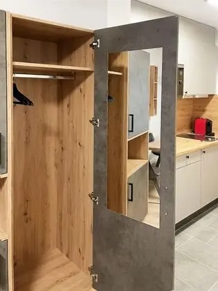 Tek Büyük Yataklı Oda, Veranda
