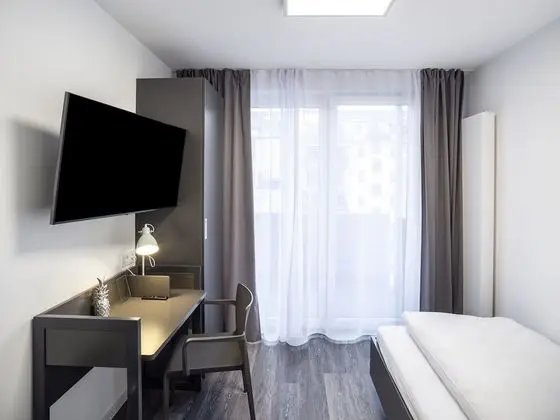 Tek Kişilik Oda, 1 Tek Kişilik Yatak, Sigara İçilmez, Balkon