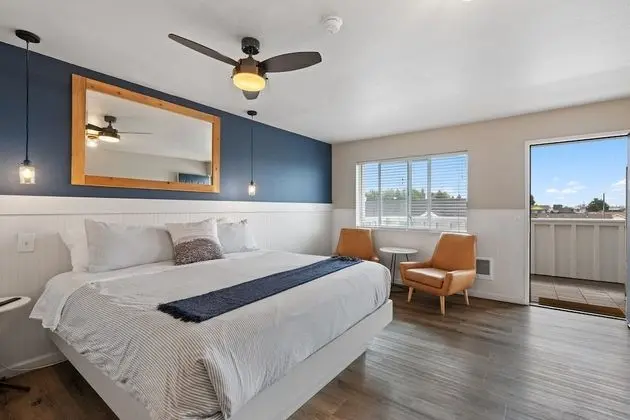 Deluxe Studio with Jetted Tub