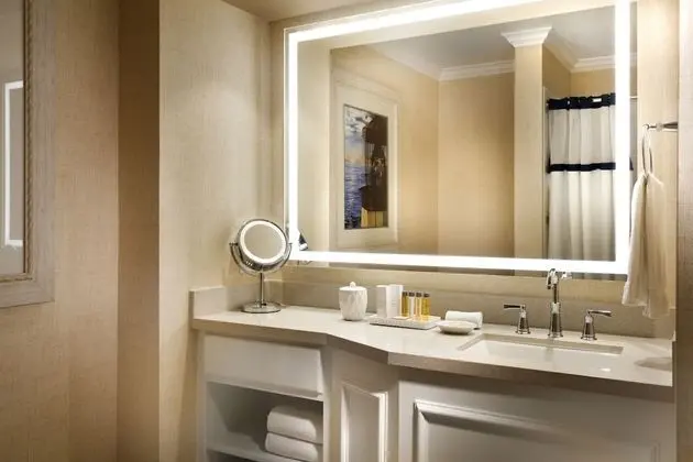 Standard Oda, 2 Büyük (Queen) Boy Yatak, Koy Manzaralı (Queen Bay View)