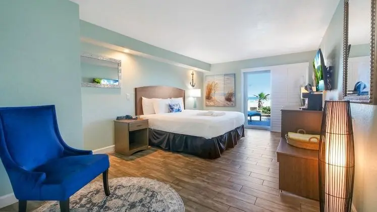 Room,1 King Bed, Oceanfront