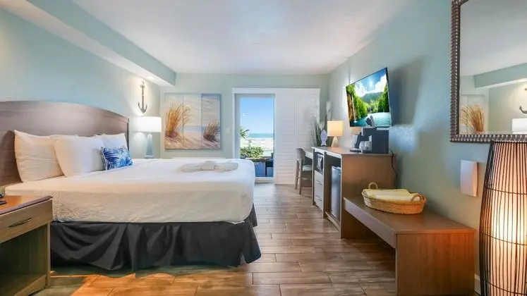 Room,1 King Bed, Oceanfront