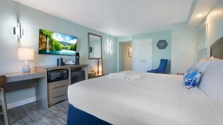 Room,1 King Bed, Oceanfront