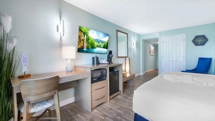Room,1 King Bed, Oceanfront
