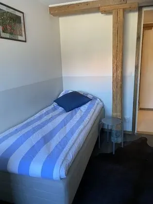 İki Ayrı Yataklı Oda, Ortak Banyo