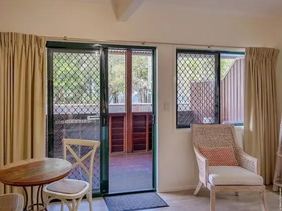 Deluxe Studio, 1 Queen Bed, Pool View - Not Pet Friendly