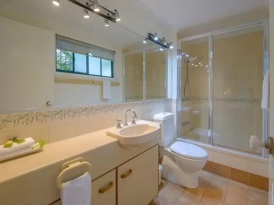 Deluxe Studio, 1 Queen Bed, Pool View - Not Pet Friendly
