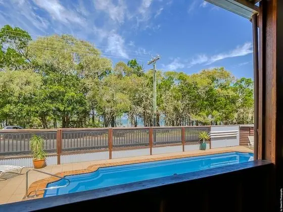 Deluxe Studio, 1 Queen Bed, Pool View - Not Pet Friendly