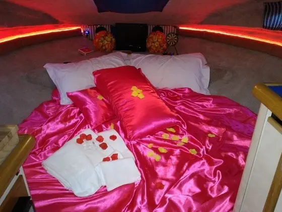 Tek Büyük Yataklı Oda, Deniz Üstü