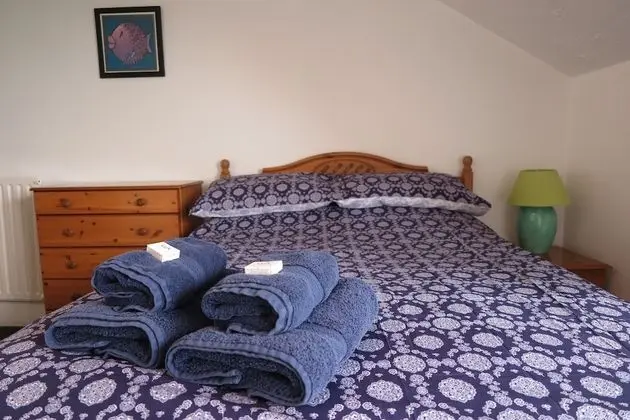 Tek Büyük veya İki Ayrı Yataklı Oda, Banyolu/Duşlu, Deniz Manzaralı (Top Floor)