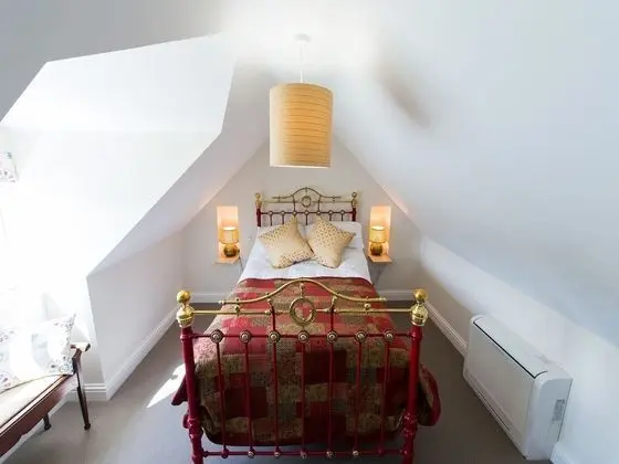 Family Tek Büyük Yataklı Oda, Özel Banyo (Double Bed and Sofa Bed)