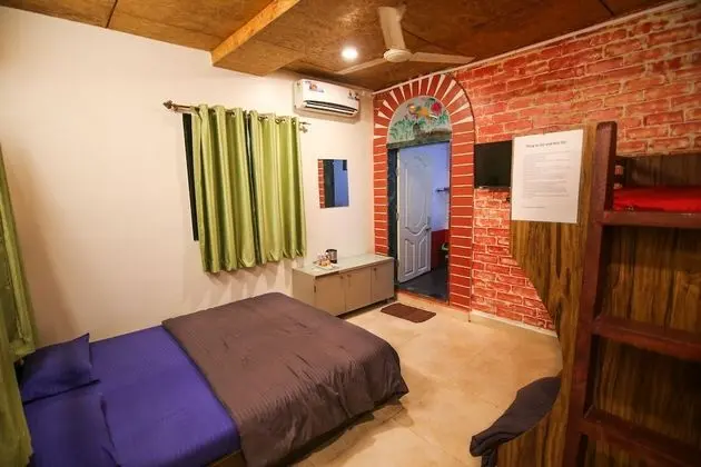 Traditional Oda, Birden Çok Yatak, Göl Manzaralı
