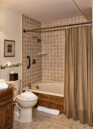 Luxury Oda, 1 Büyük (Queen) Boy Yatak, Şömine, Göl Manzaralı