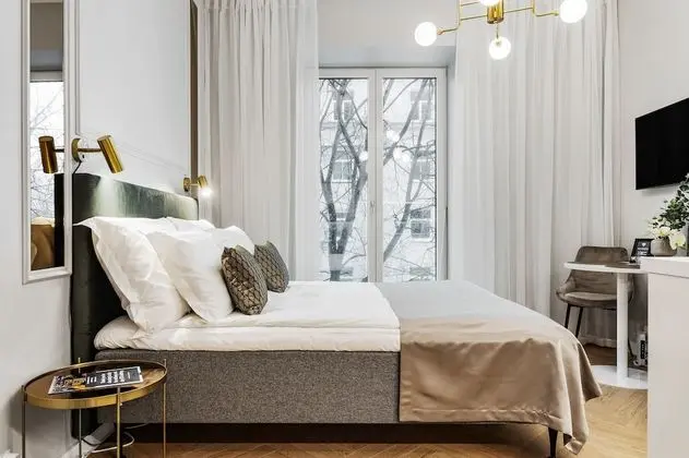 Homey Apartment | 1 Bedroom, Glass Wall