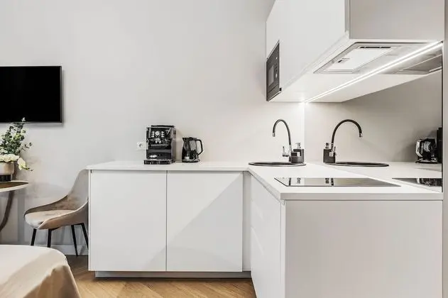 Homey Apartment | 1 Bedroom, Glass Wall