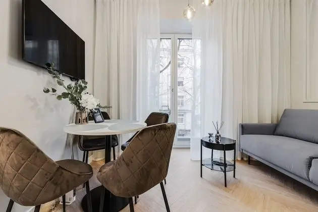 Homey Apartment | 1 Bedroom, Glass Wall