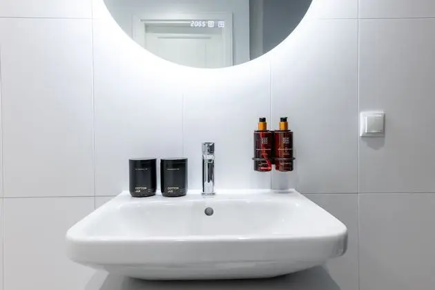 Homey Apartment | 1 Bedroom, Glass Wall