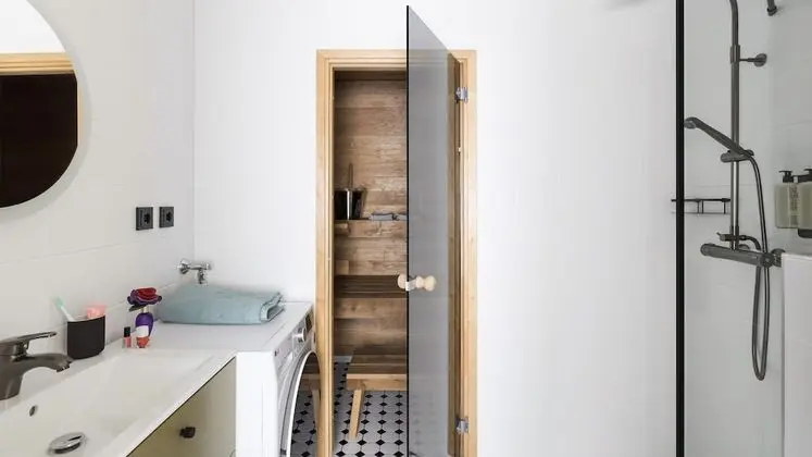 XL Penthouse w/ Sauna & Balcony